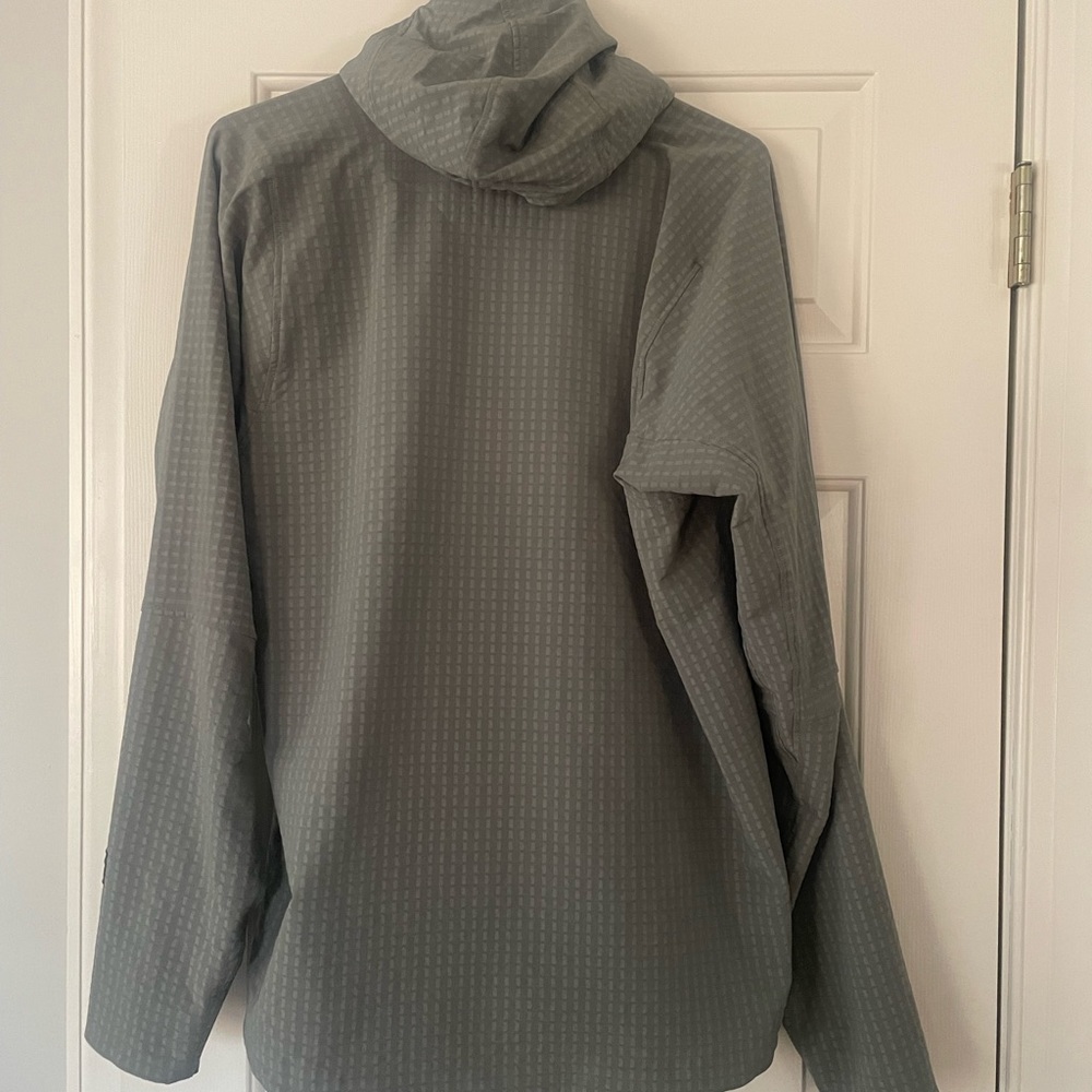 Men’s Patagonia zip up jacket - Medium, like new
